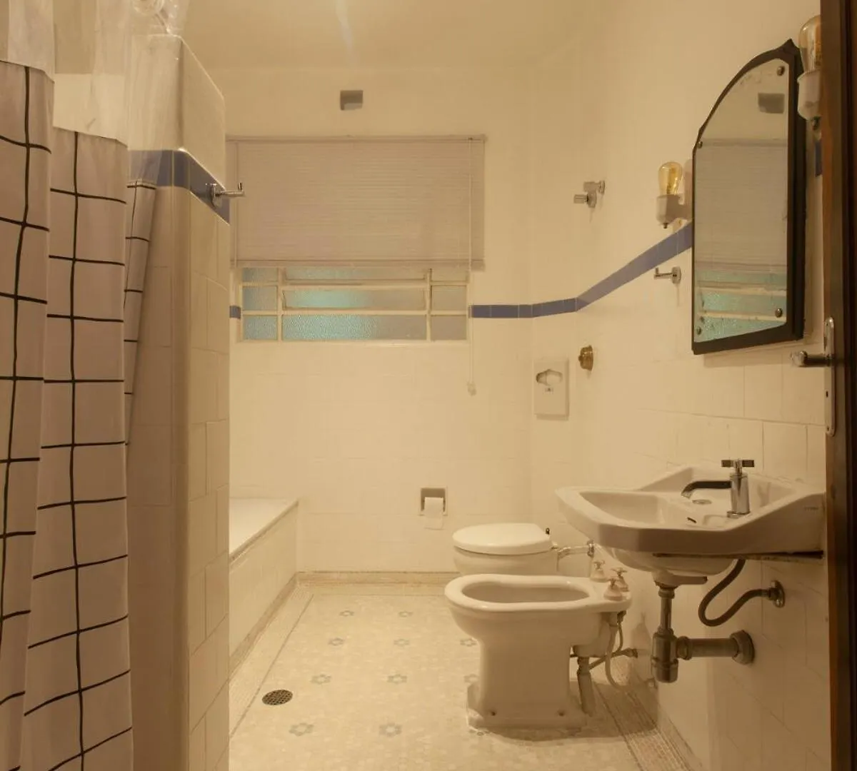 Apartament 2 Dorm Em Um Predio Charmoso Da Decada De 1950 São Paulo